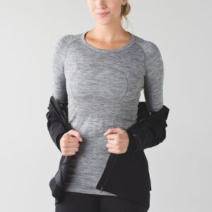 Lululemon Swiftly Tech Long Sleeve Crew Neck Top in Heathered Slate Grey Size 10